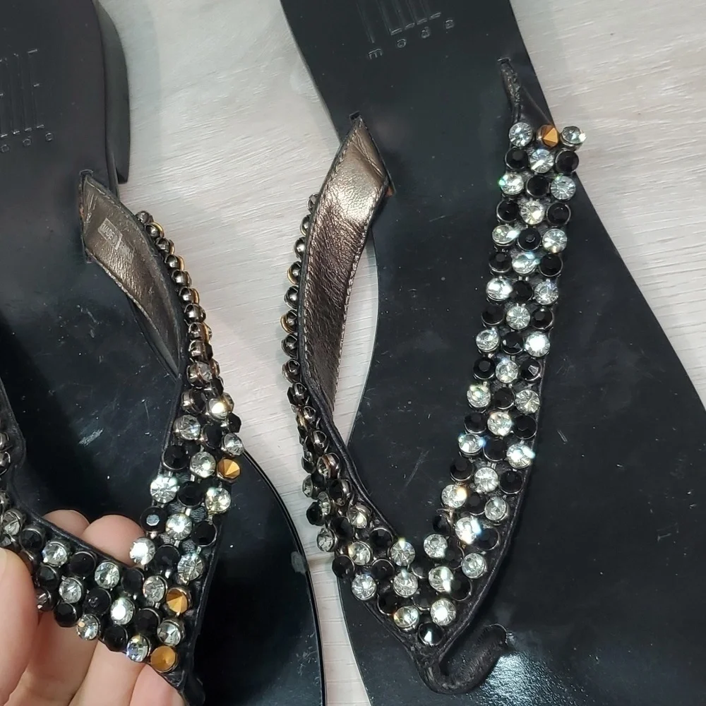 Pelle Moda Womens Rhinestone Strap Thong Sandals Flats Flip flop shoes sz 9M